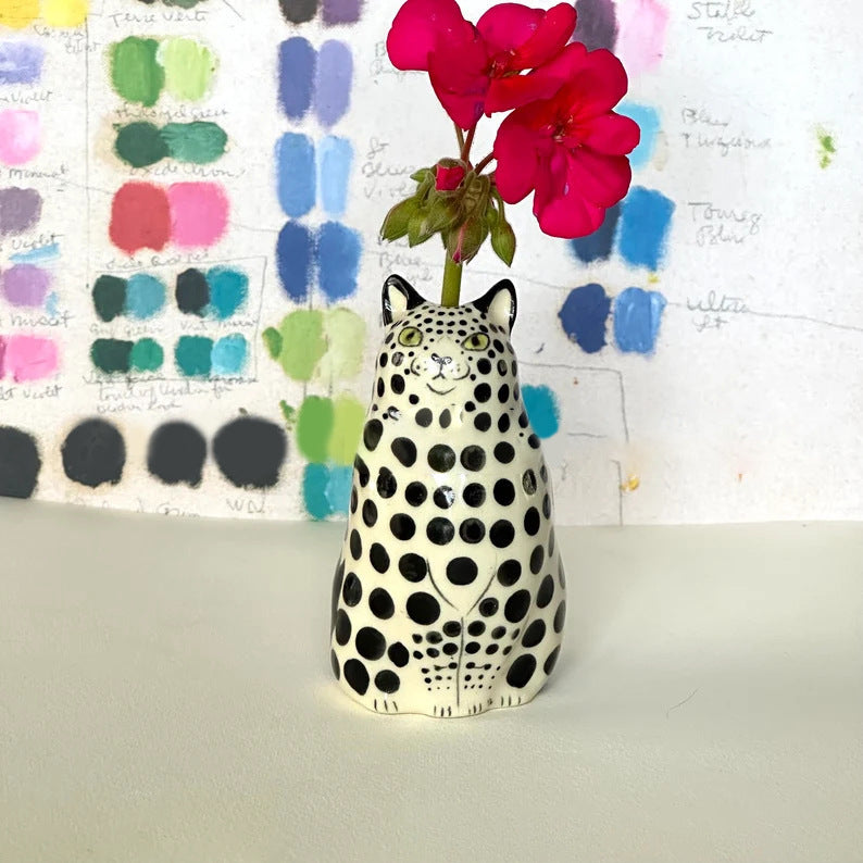 Resin Crafts Dot Vase Cat